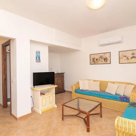 Mirti 1 Apartment